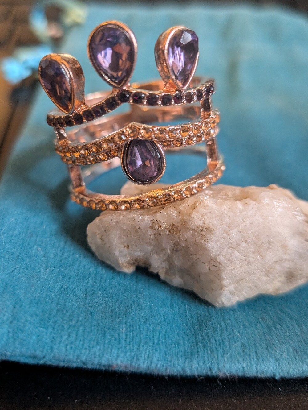 Torrid Gold-Tone Purple Teardrop Statement Fashion Ring Sz. 10